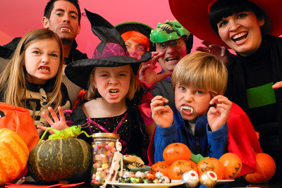 Fêter l'Halloween en famille et entre amis