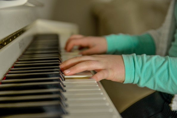 Enfant-piano.jpg